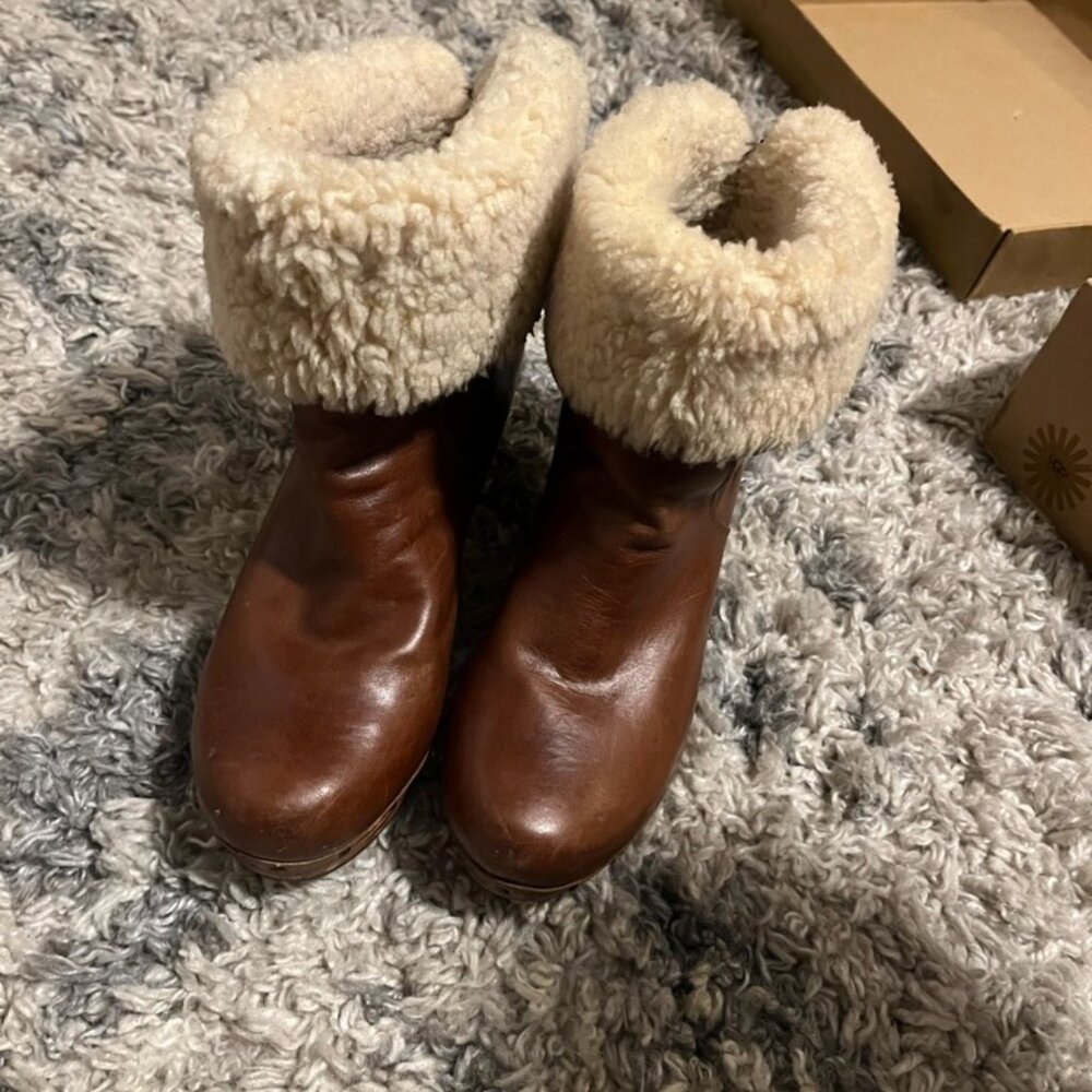 UGG Australia Lynnea Brown Leather Shearling Lined Fold-Over Clog Boots